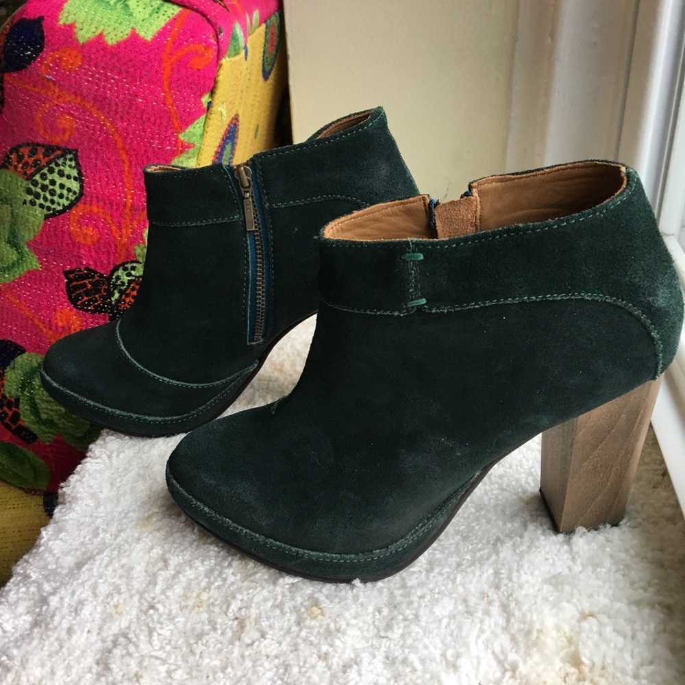 J Shoes forest green suede boots wooden heel w/box